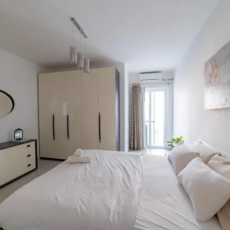 Metrostays St Julian Malta * San Ġiljan